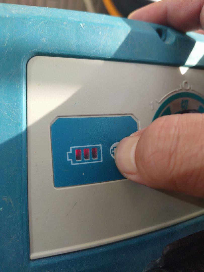 Makita　業務用充電式集じん機　VC750D 18V