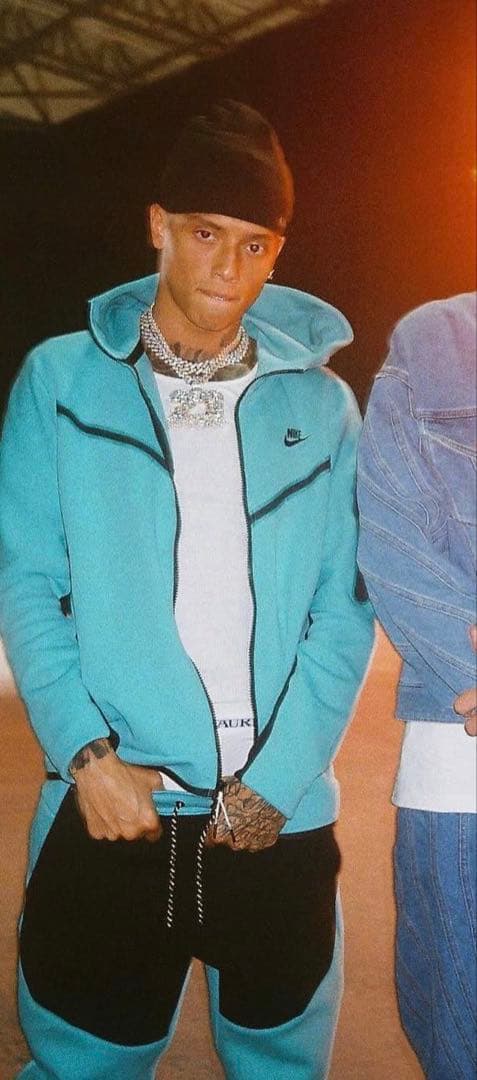 Nike テックフリース　Ｓ　セントラルシー着用モデル　ティファニーブルー