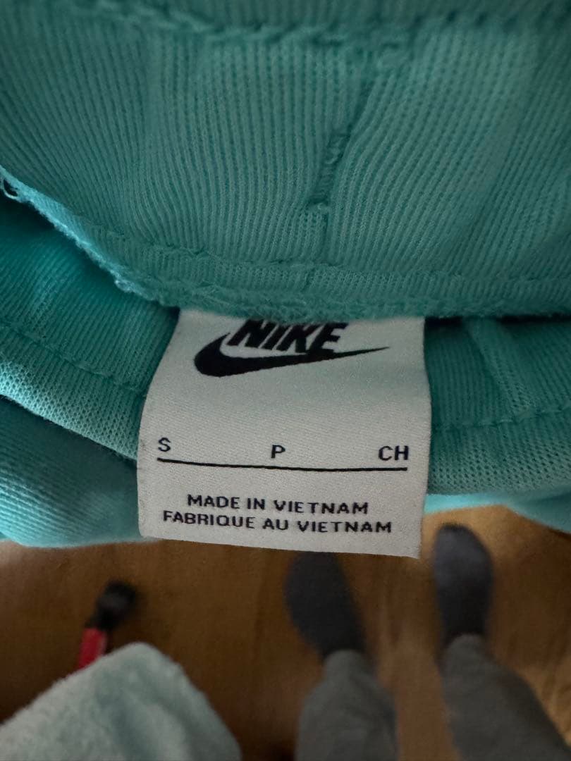 Nike テックフリース　Ｓ　セントラルシー着用モデル　ティファニーブルー