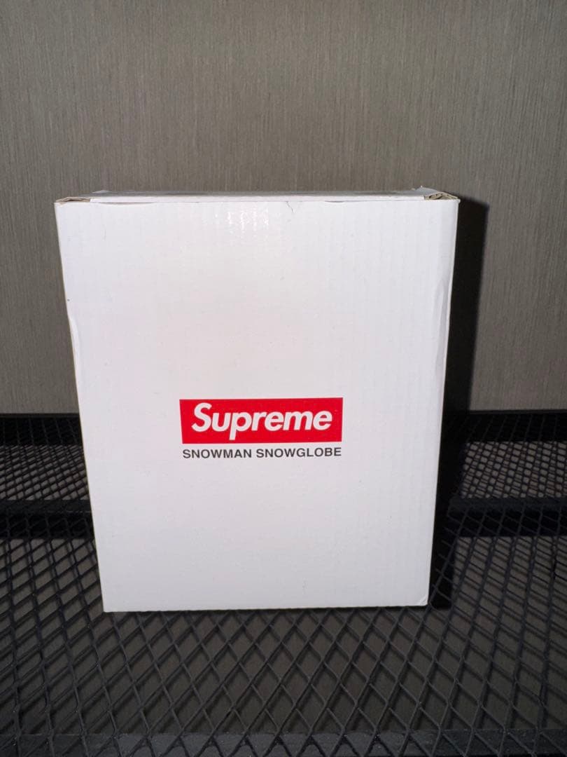 Supreme シュプリーム スノーマン スノーグローブ スノードーム