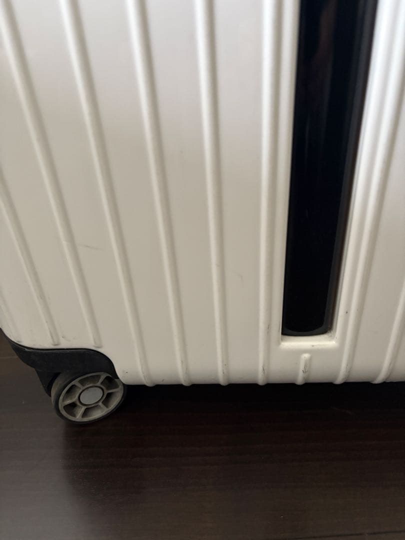 リモワ サルサエアー 4輪 ハワイ限定 ホワイト 機内持ち込み