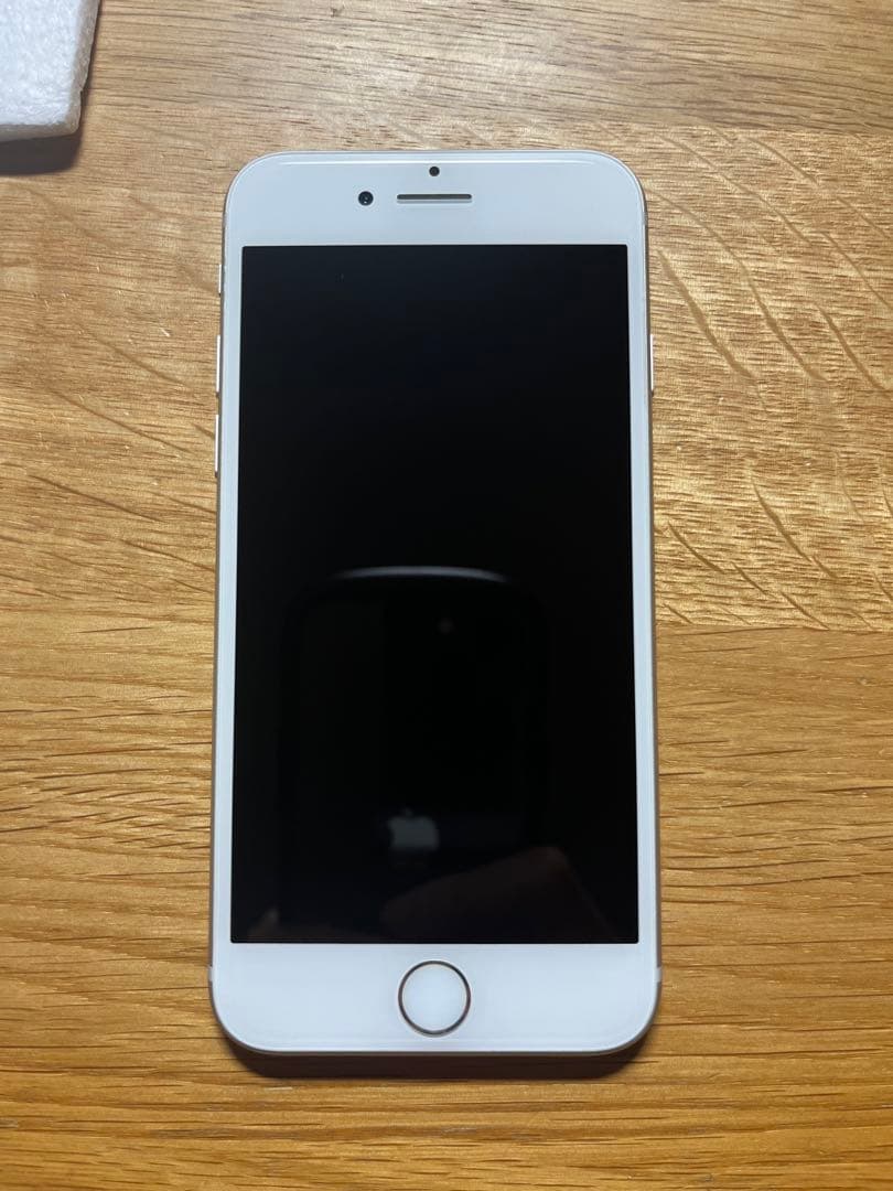 Apple iPhone8 64GBモデル シルバー 本体