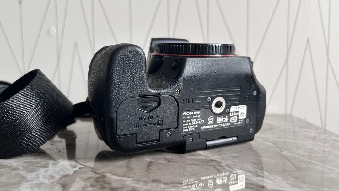 Sony α57 デジタル一眼レフカメラ【ジャンク】