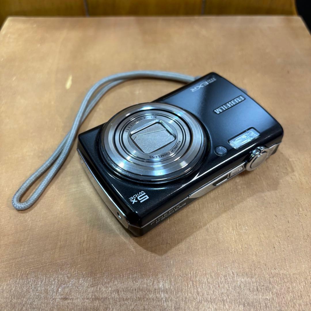 美品完動品FUJIFILM FINEPIX F200EXR デジカメ カメラ
