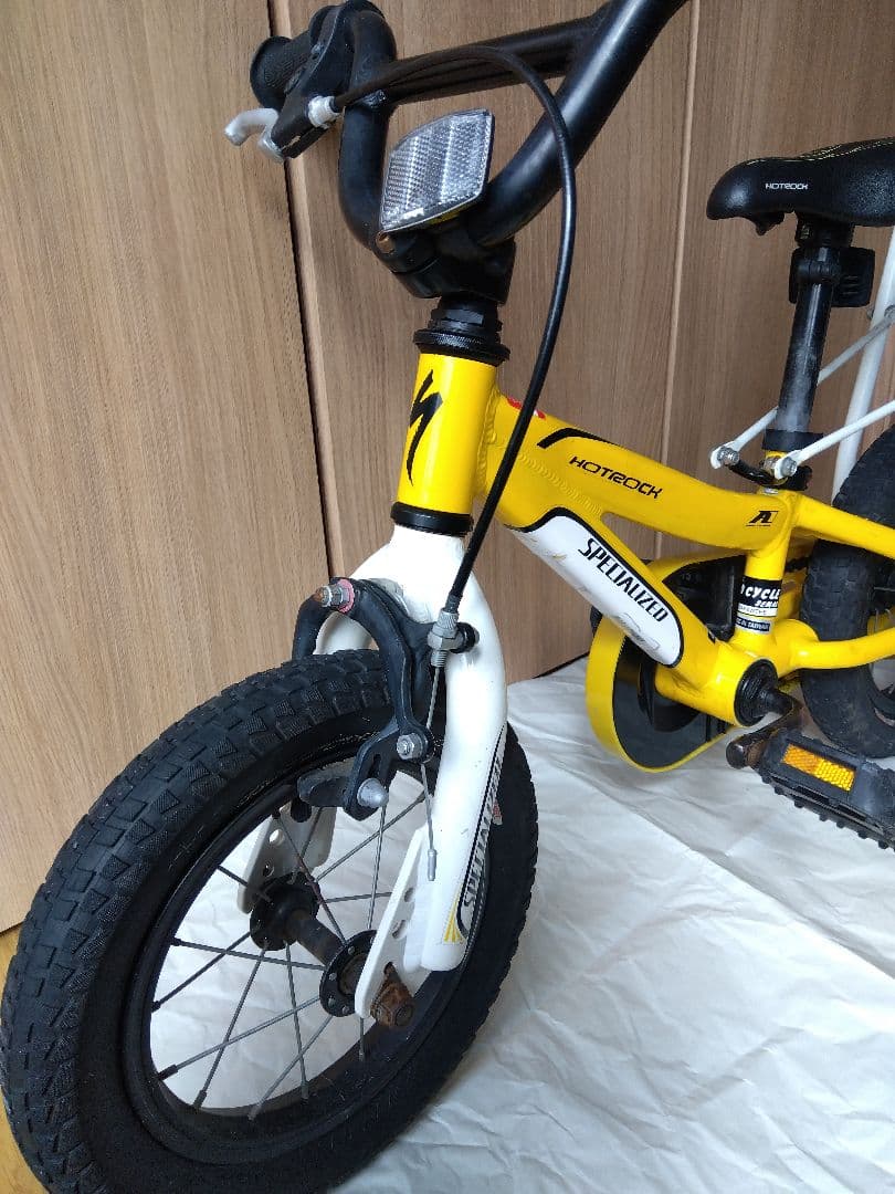 Specialized Hotrock 12インチ +BELL crest jr