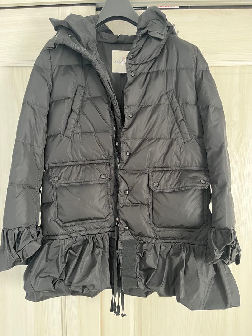 モンクレールフリルダウン【1】Mサイズ