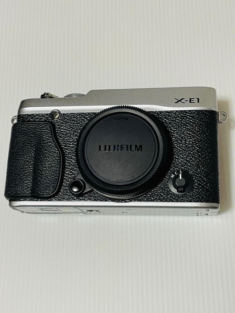 X-E1 シルバー ＋ FUJINON XF27mm F2.8 ＋ メモリー付