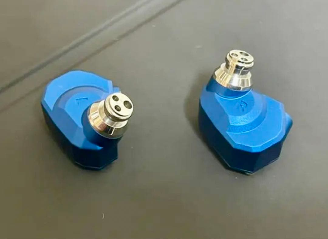 【eイヤホン新古品】Campfire Audio Andromeda MW10