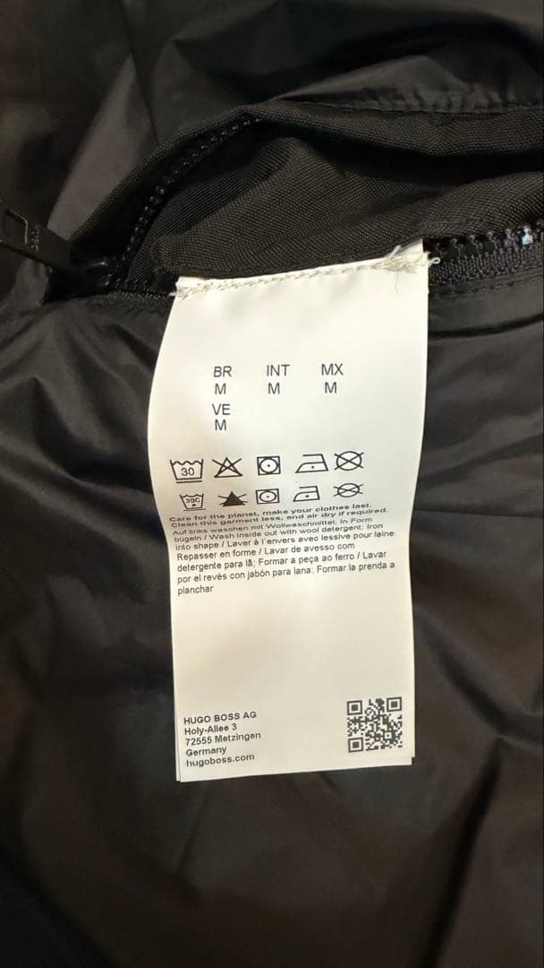 HUGO ブラック ダウンジャケット