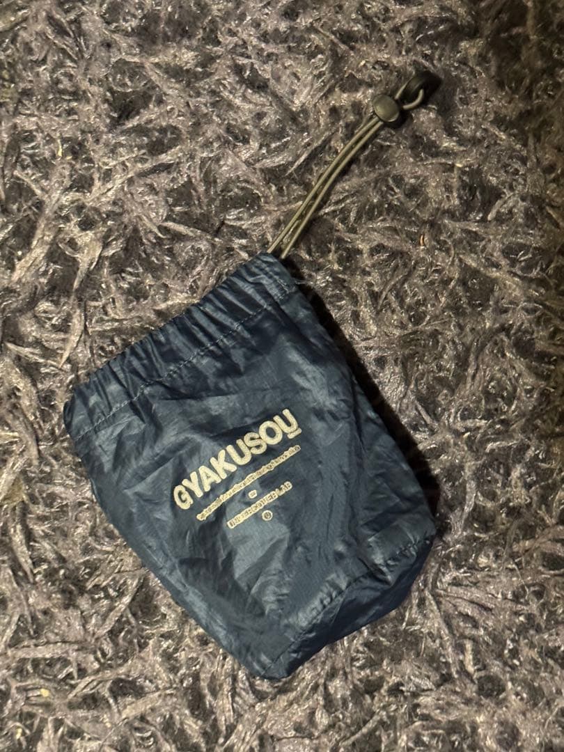 GYAKUSOU パッカブルウィンドブレーカー M