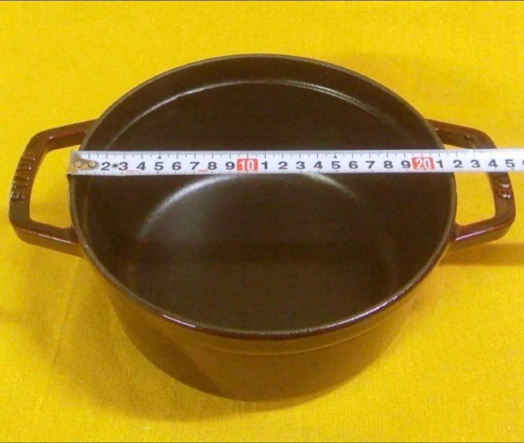 早い者勝ち‼️ストウブが美しすぎて‼️ピコココット22cm 両手鍋 ホーロー鍋 鉄鍋