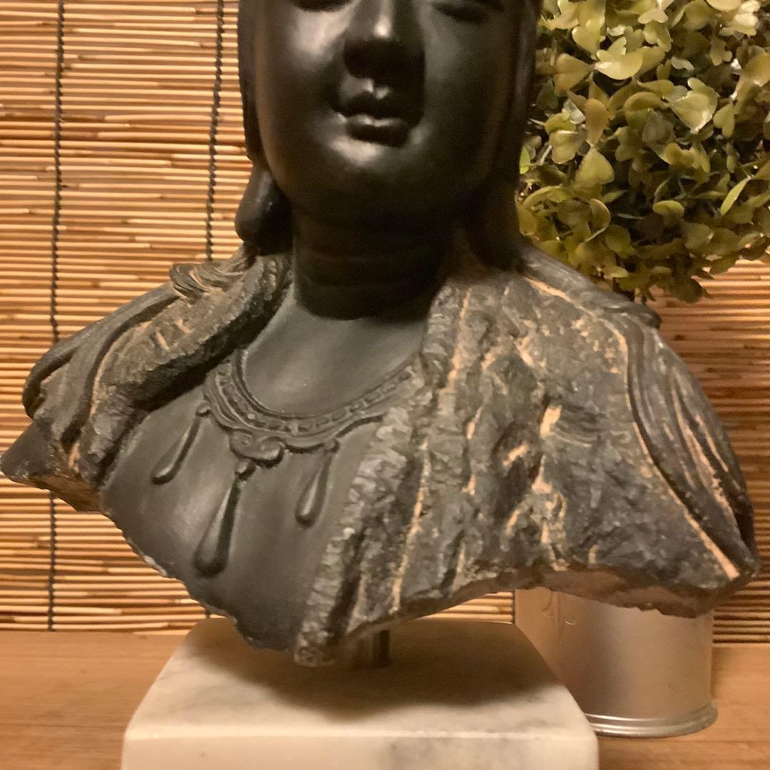 古玩・石像「観音菩薩胸像」仏教美術・観音経・般若心経・功徳・石彫り