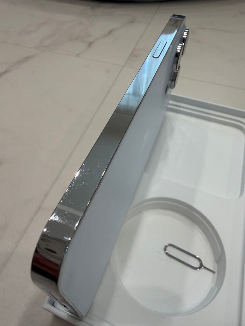 Apple iPhone 14 Pro Maxシルバー 本体