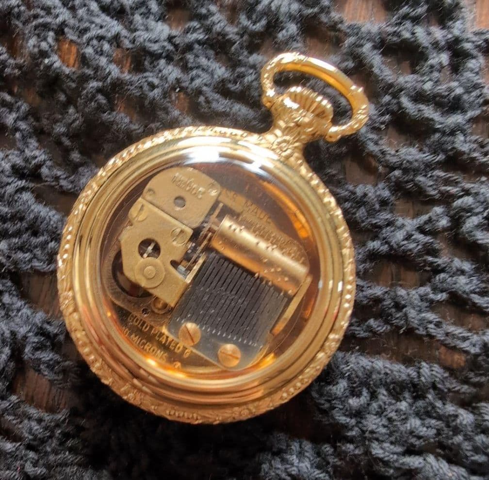 N*n様 【REUGE】リュージュ ミュージック オルゴール 手巻き REUGE