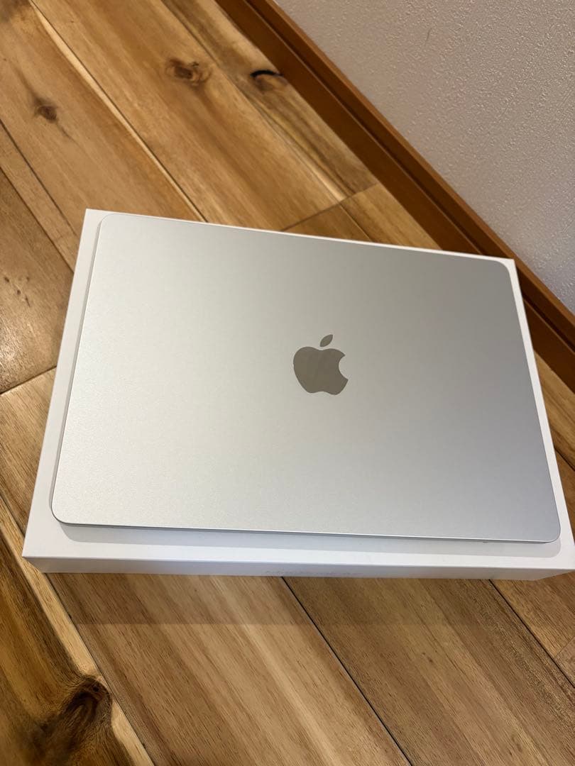 超美品/M2/13インチ/MacBook Air/SSD 256GB/8GB