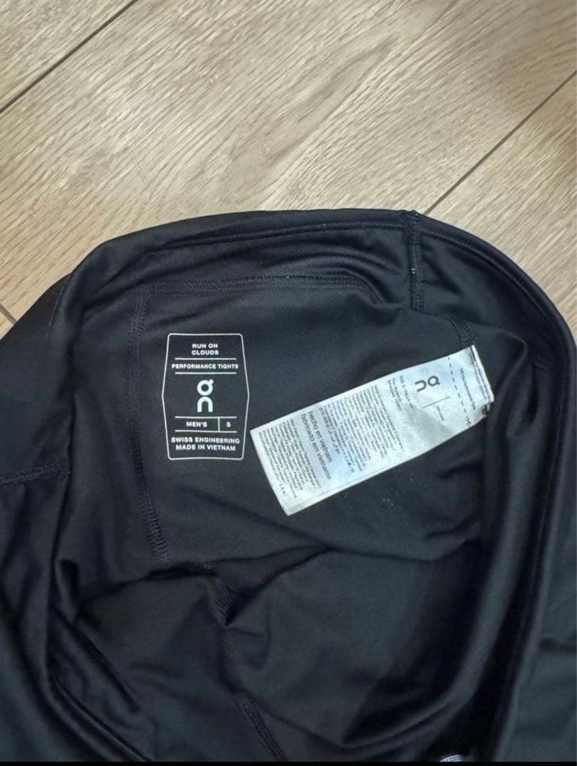 On オン　レギンス　ランニングタイツ　S