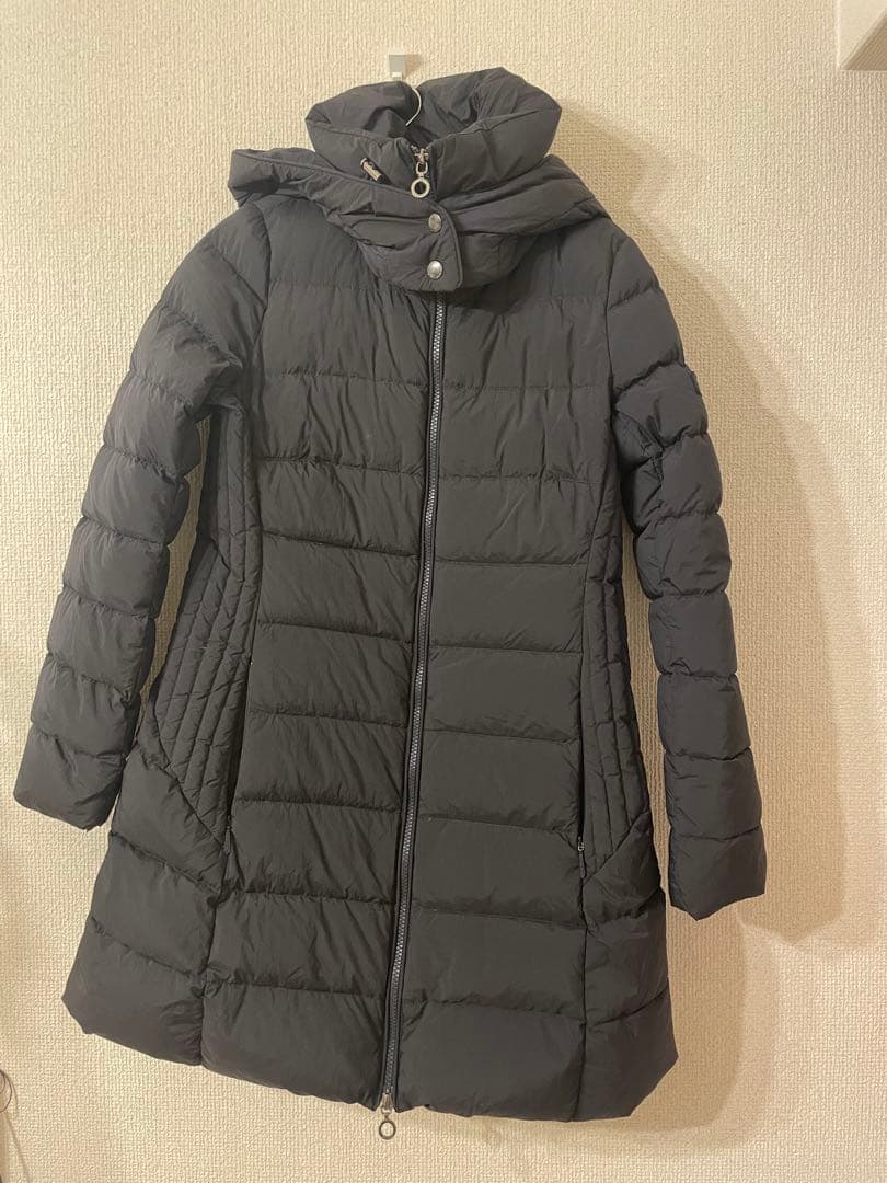 TATRASフード付きブラックロングダウンジャケット