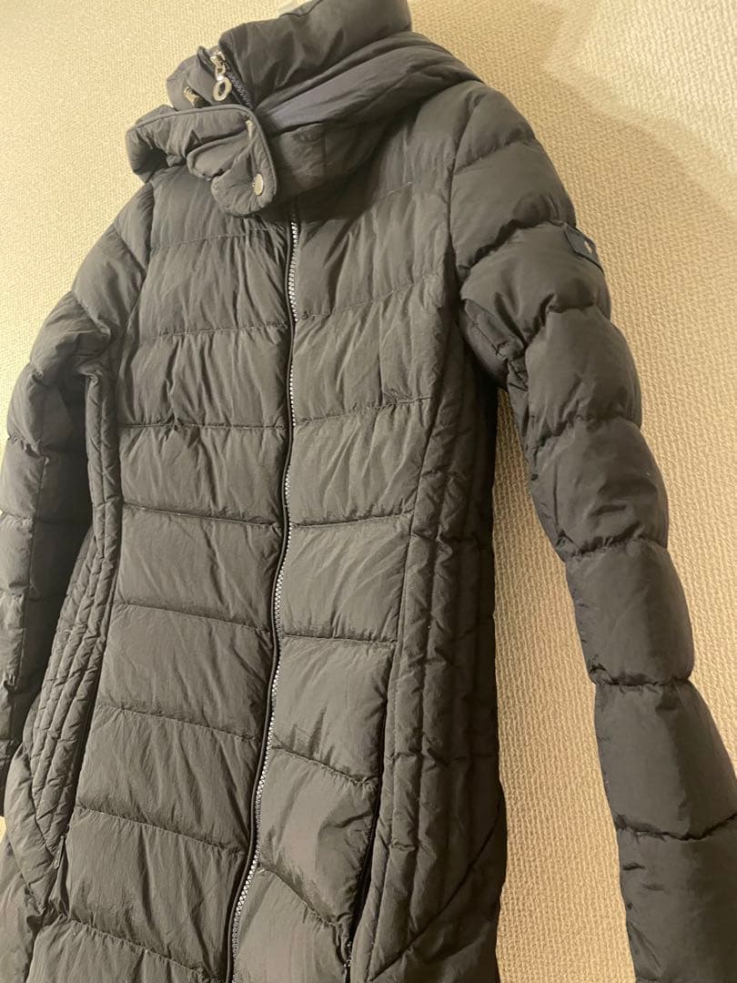 TATRASフード付きブラックロングダウンジャケット