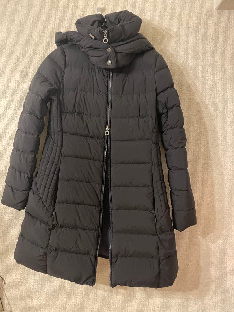 TATRASフード付きブラックロングダウンジャケット