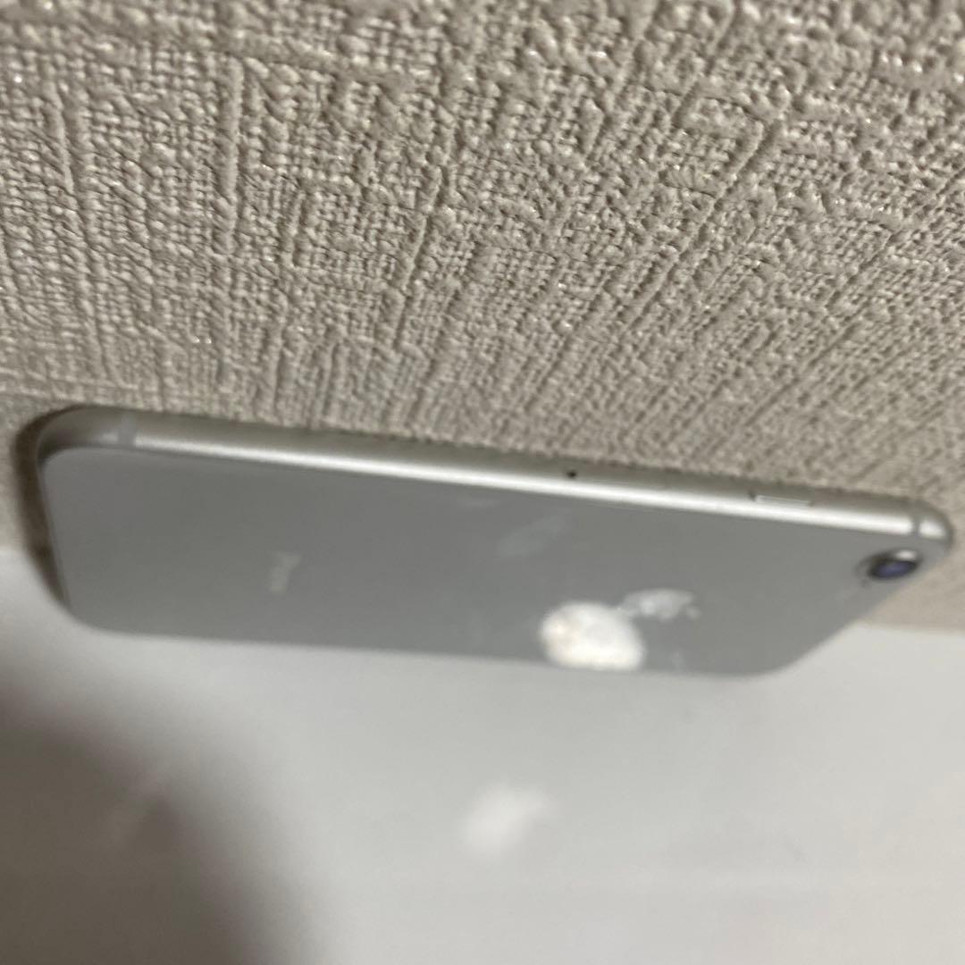 iPhone 8 128GB silver バッテリー100% SIMフリー