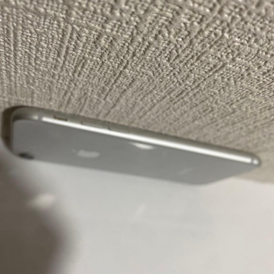 iPhone 8 128GB silver バッテリー100% SIMフリー
