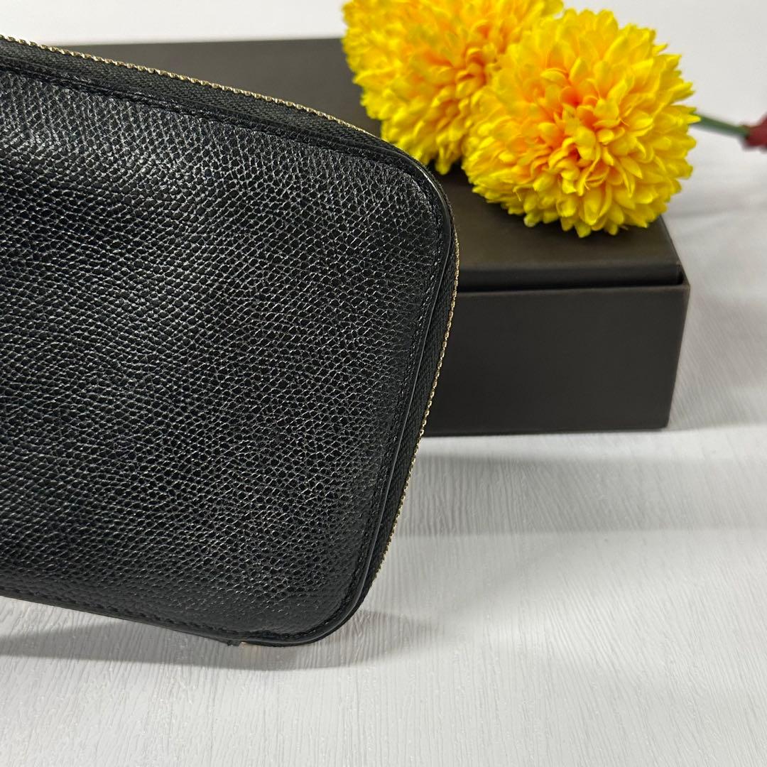 新品同様‼️ ヴァレクストラ　財布　長財布　ジッピーパース　ラウンドファスナー