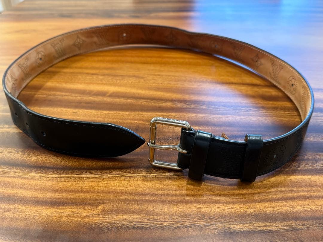 LOUIS VUITTON ブラックレザー ベルト