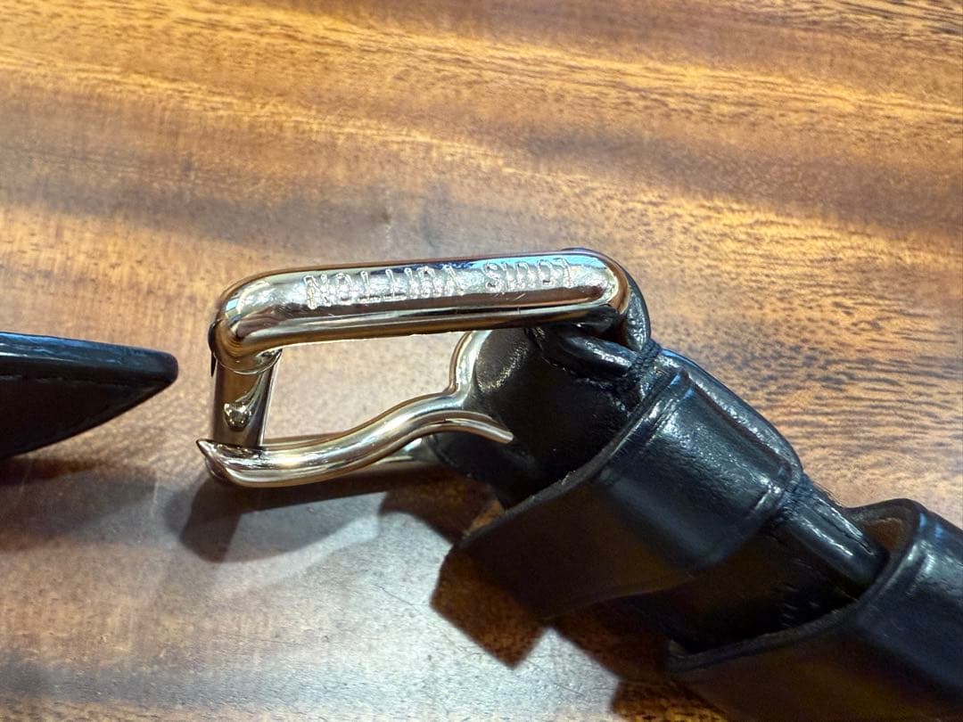 LOUIS VUITTON ブラックレザー ベルト