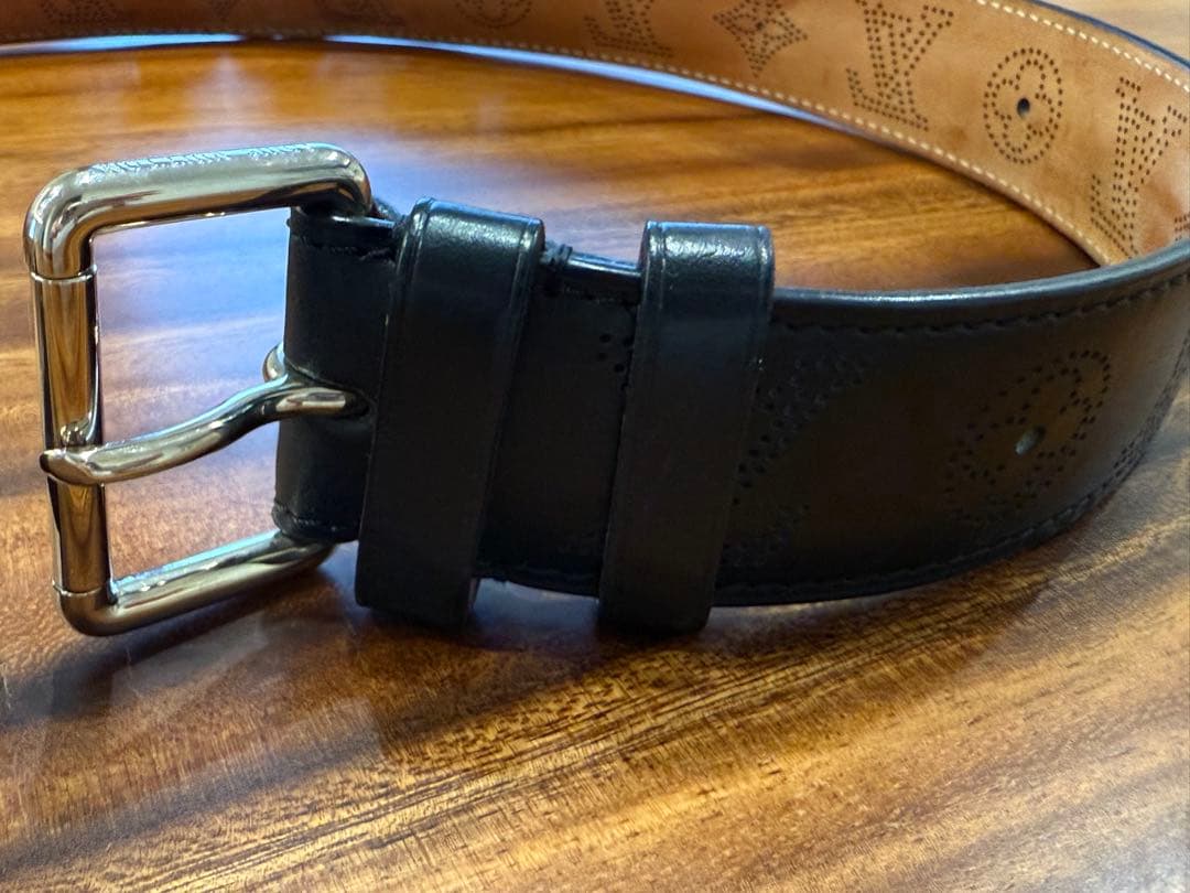 LOUIS VUITTON ブラックレザー ベルト