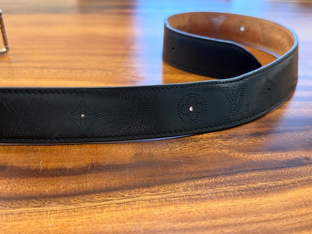 LOUIS VUITTON ブラックレザー ベルト