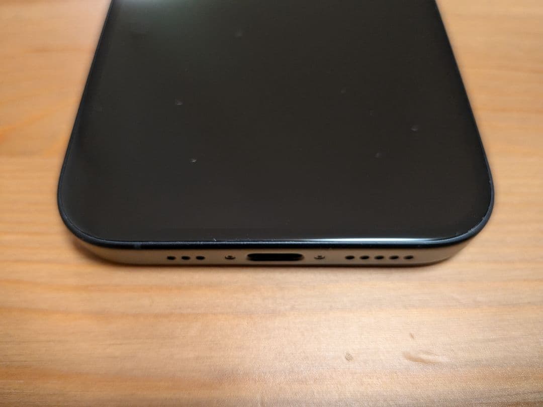 【美品】Apple iPhone 16 ブラック 本体 simフリー