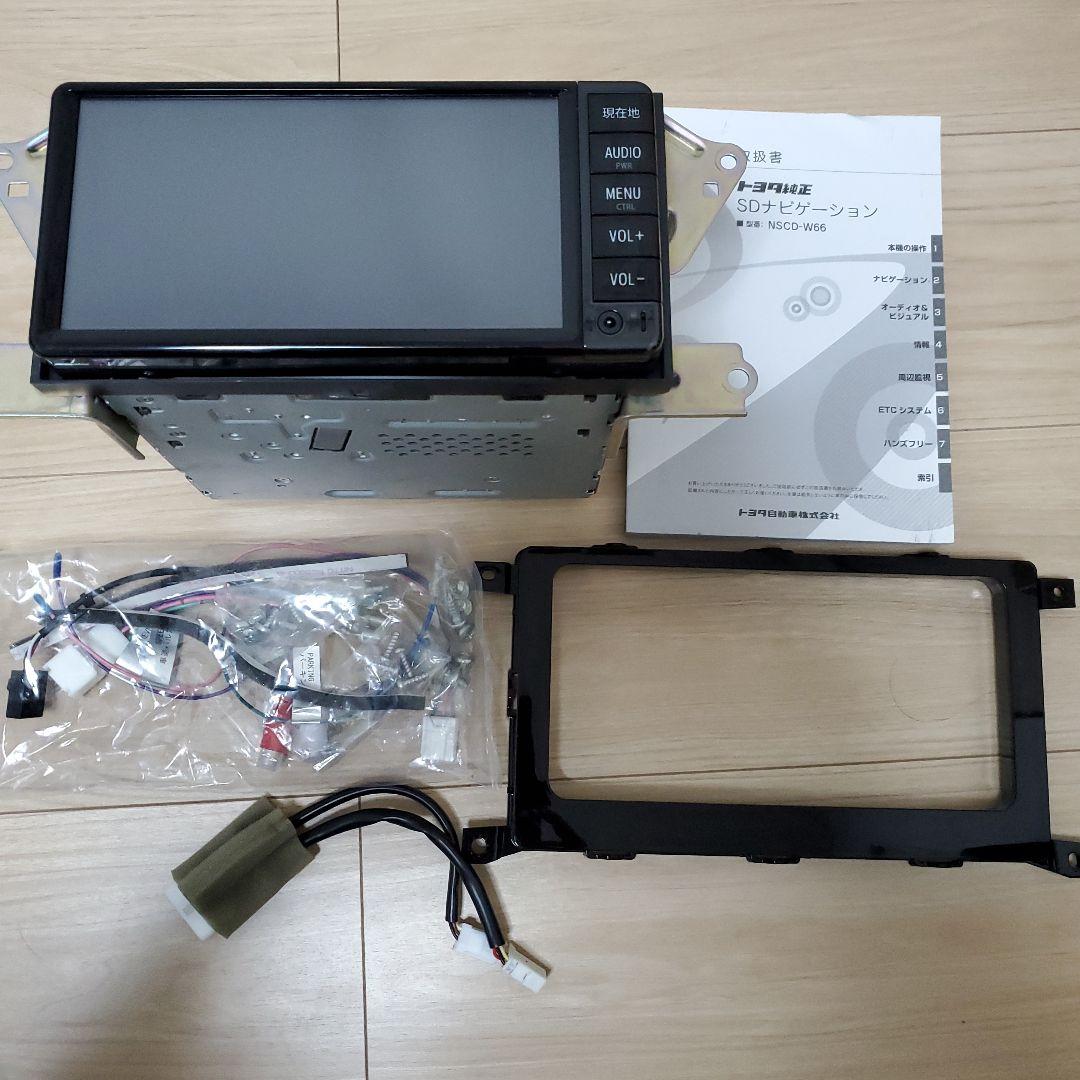 トヨタ純正　SDナビゲーション NSCD-W66 カーナビ 本体　低走行外し
