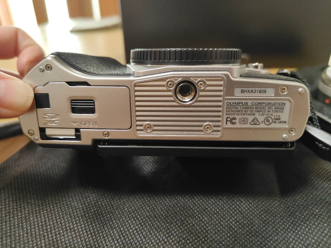 OLYMPUS E-M10 Mark III EZダブルズームキット