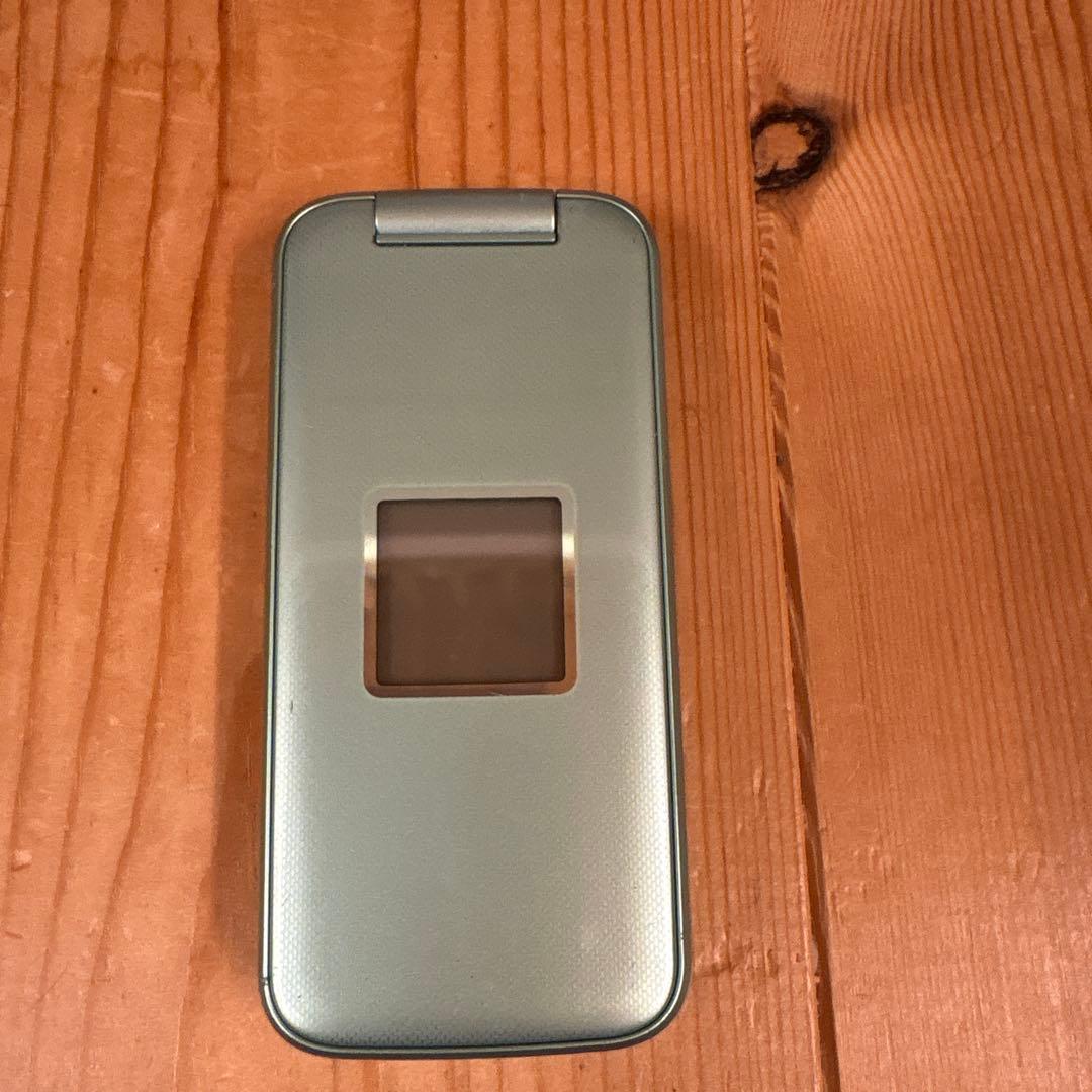 らくらくホン　F02J ミントグリーン　SIMフリー