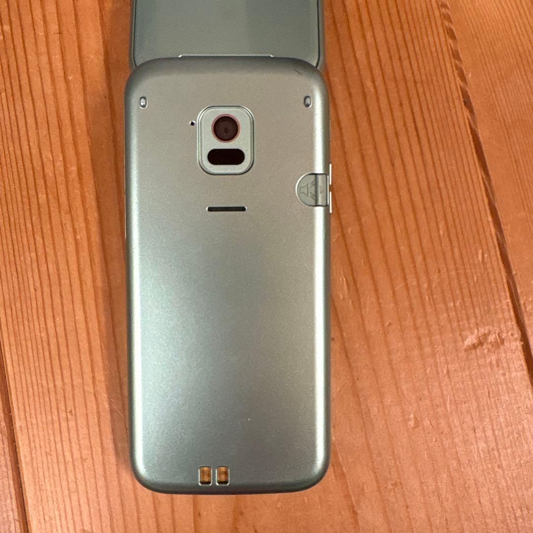 らくらくホン　F02J ミントグリーン　SIMフリー