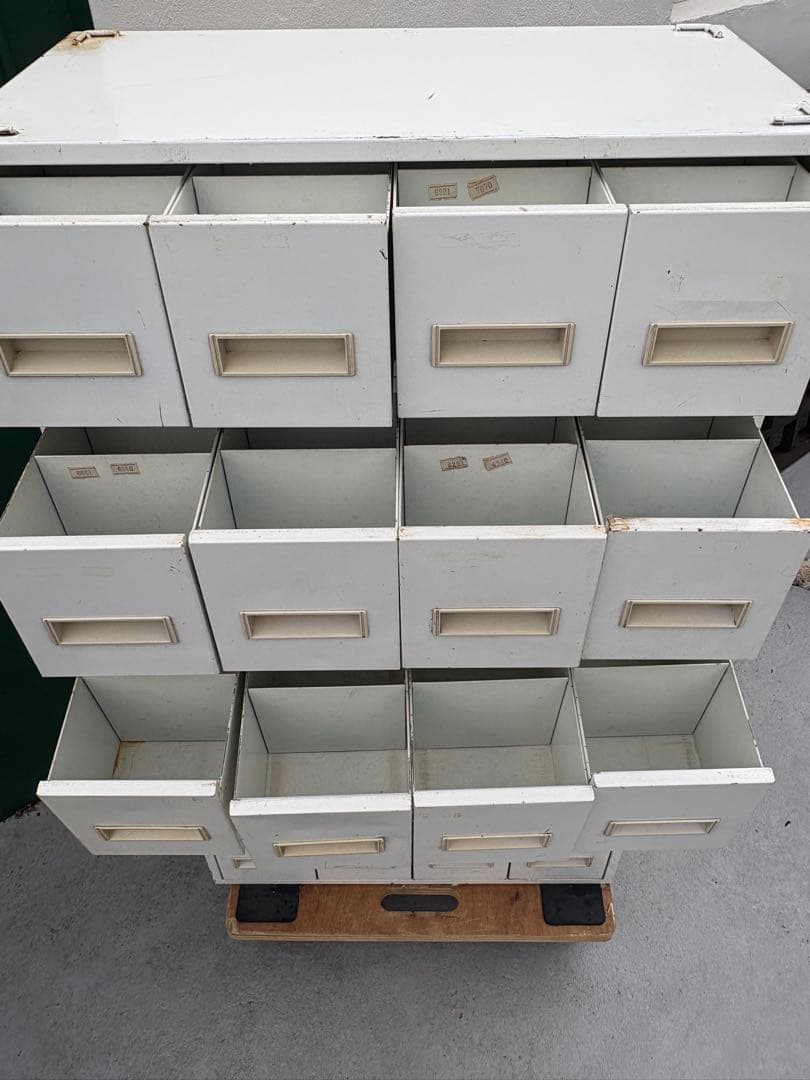 送料込￼ 80年代 ビンテージ　アイアン棚　インダストリアル キャビネット