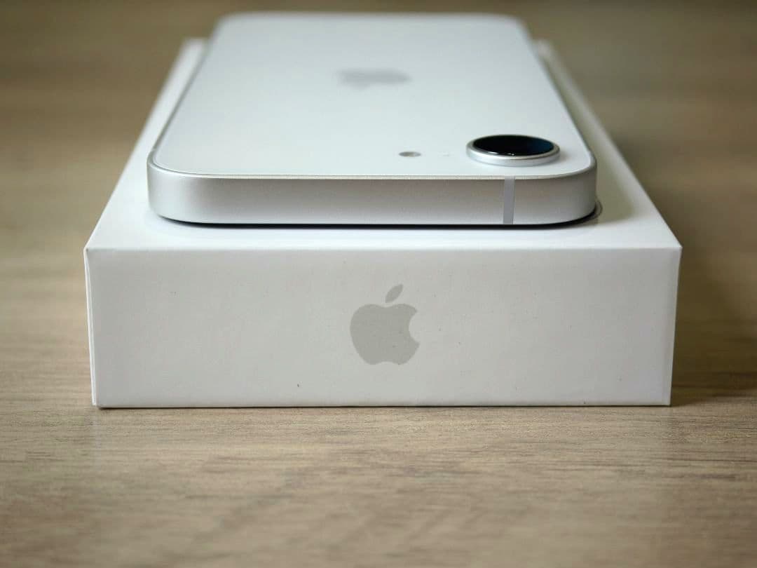 SIMフリー　iPhone16e 128GB