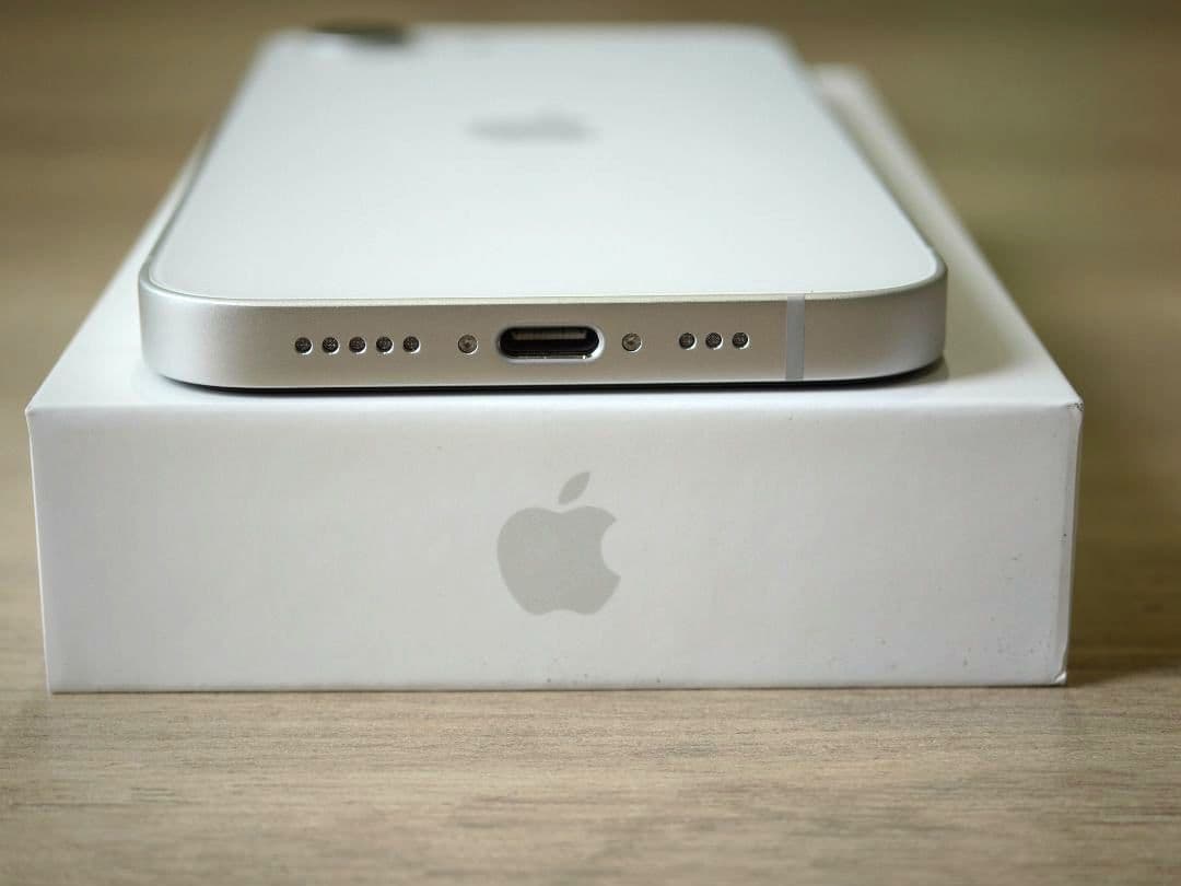 SIMフリー　iPhone16e 128GB