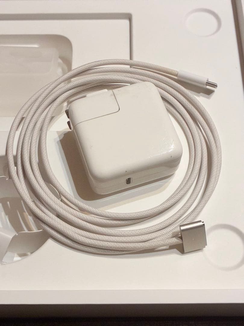 め*こ様 MacBook Air M2 2022 8G 256G 8コア　美品
