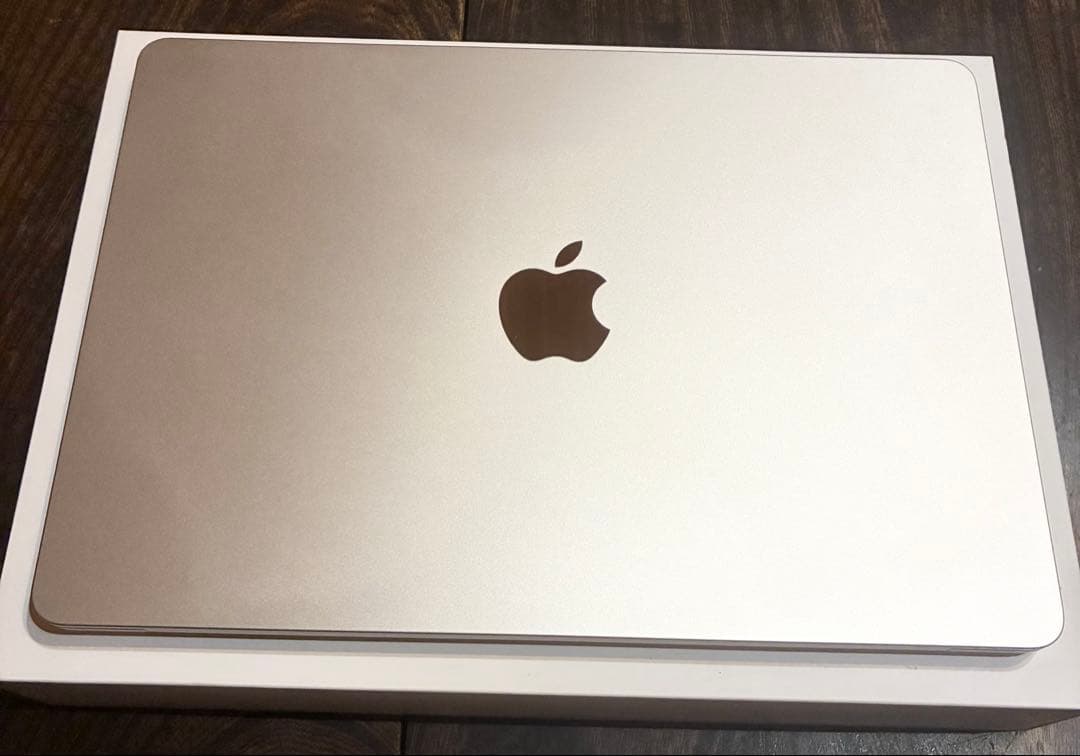 め*こ様 MacBook Air M2 2022 8G 256G 8コア　美品