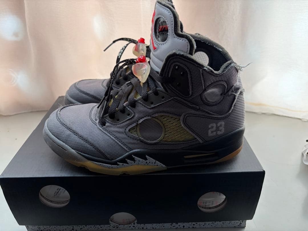 NIKE off-white JORDAN 5 ナイキ　エア　ジョーダン