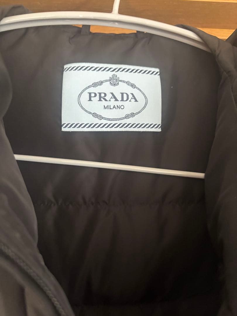 週末セール！プラダ　ブラックダウン　近年物　希少サイズ48 大きいサイズ