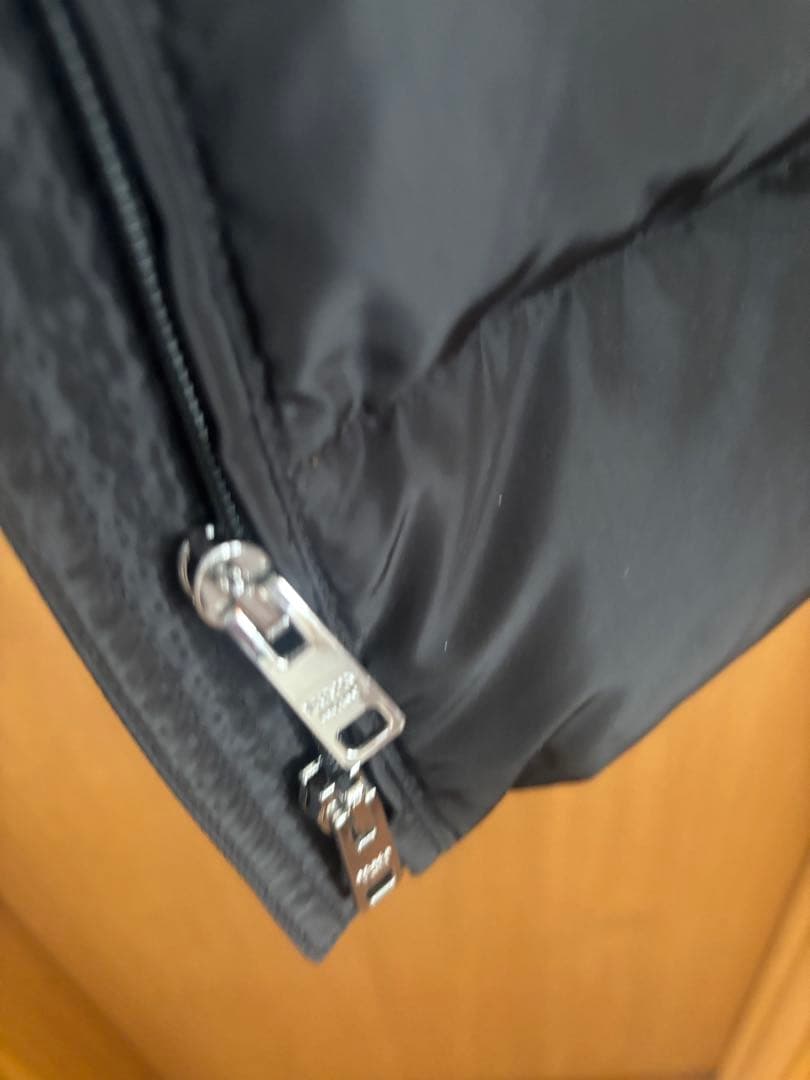 週末セール！プラダ　ブラックダウン　近年物　希少サイズ48 大きいサイズ