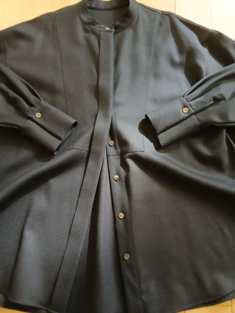 新品未使用　LEQUIPE (レキップ)　ウール黒スタンドカラーシャツ 長袖