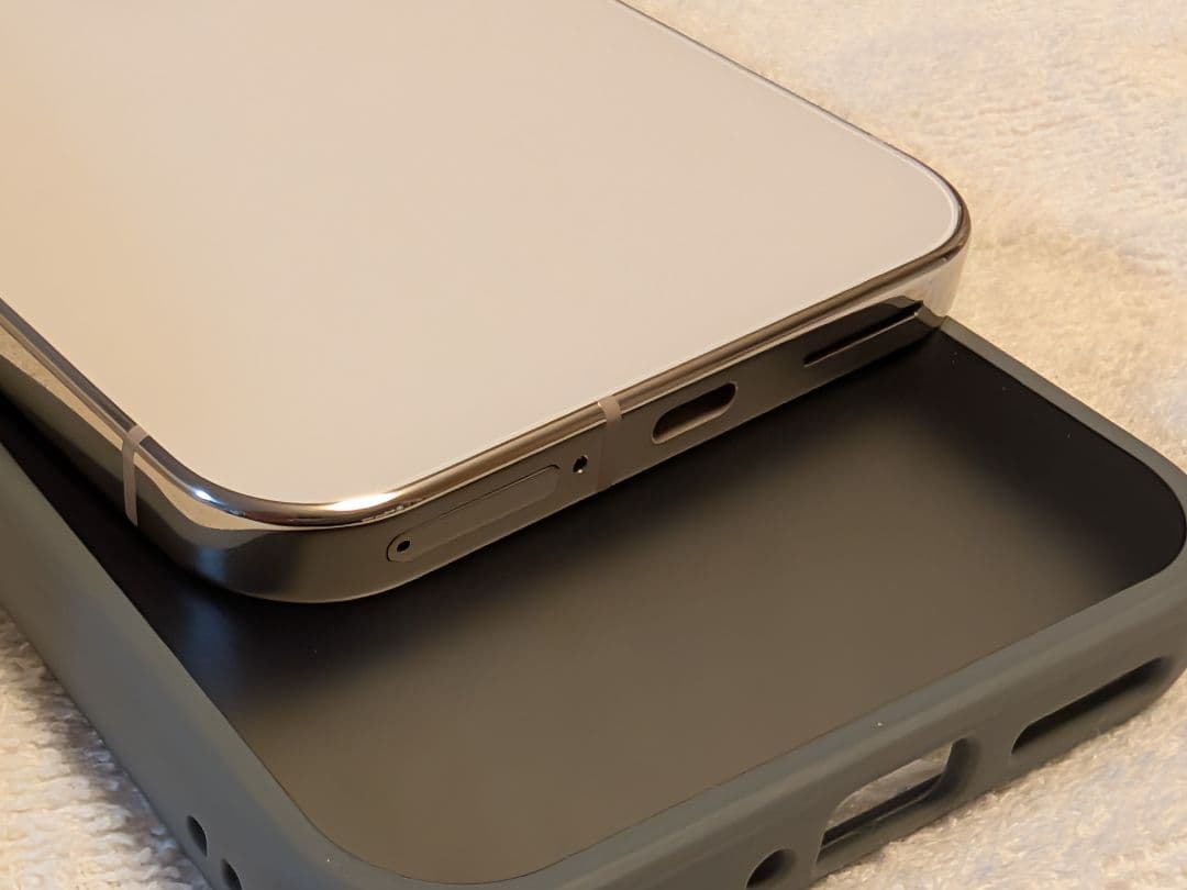 Google Pixel 9 Pro XLホワイト 本体、マグセーフ化ケース付き