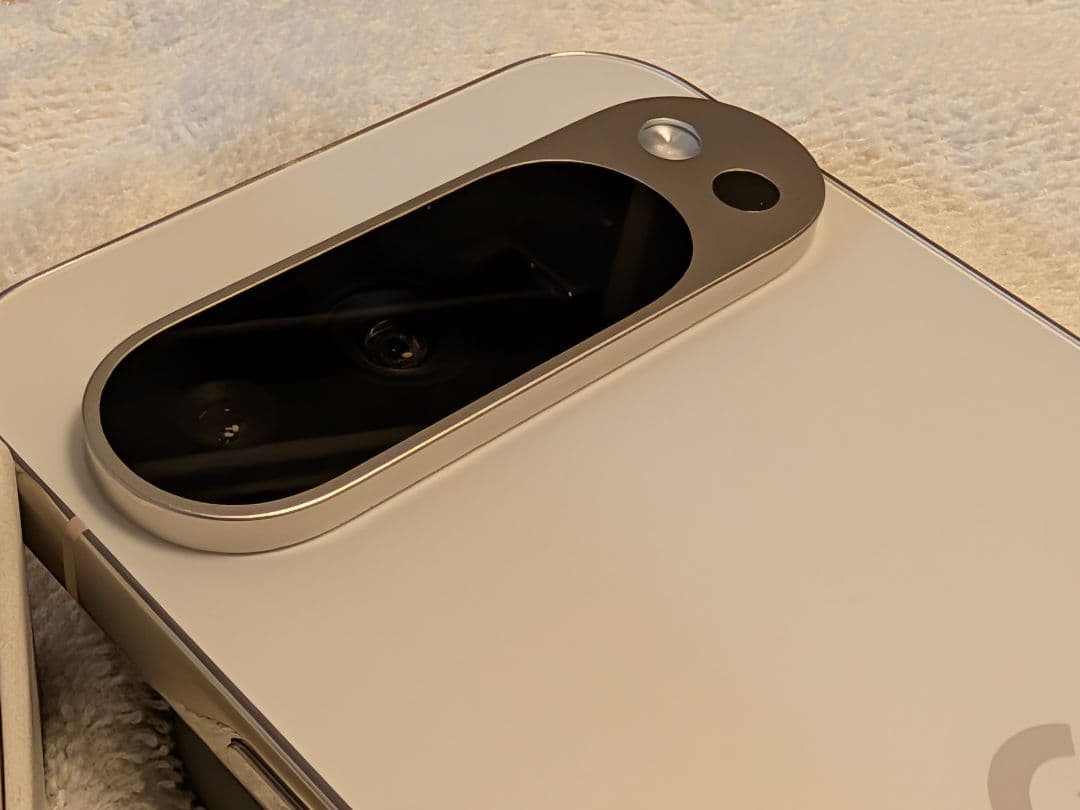 Google Pixel 9 Pro XLホワイト 本体、マグセーフ化ケース付き