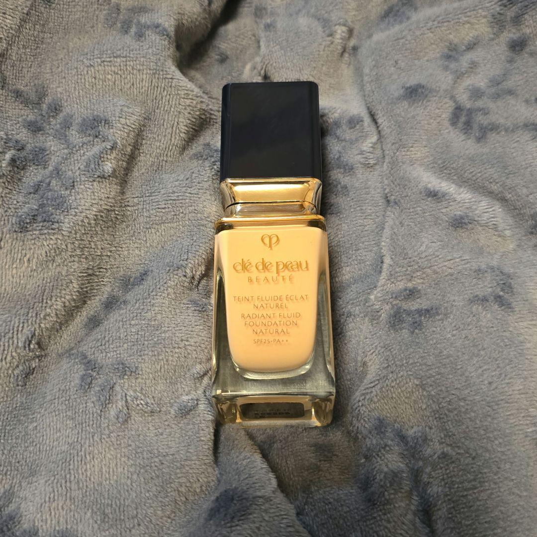 クレドポーボーテ タンフリュイドエクラ オークル10