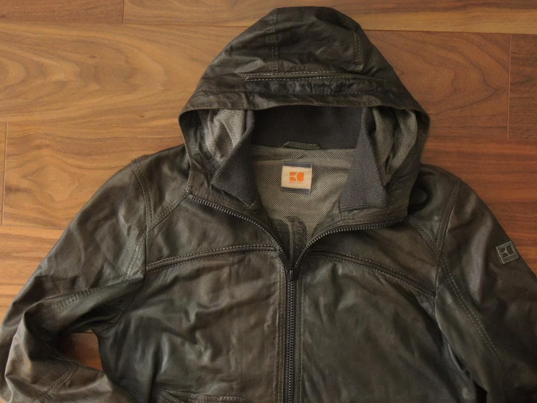 25万円　BOSS　ヒューゴボス　レザージャケット　48　極薄シープ　春夏にも