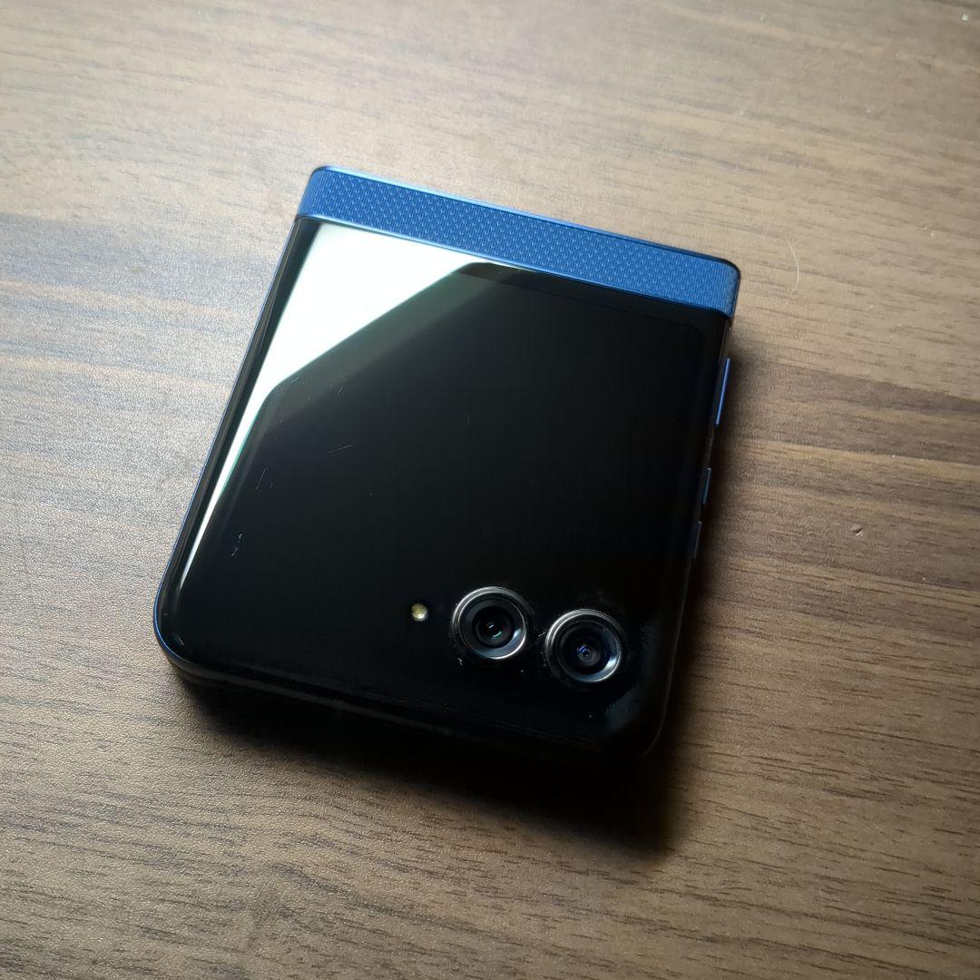 スマートフォン本体 motorola razr 60