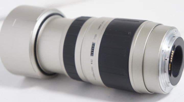 送料込みTAMRON70-300mmF4-5.6新品未使用LDMacroシルバー